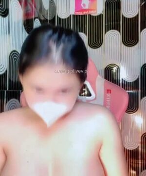 Dâm nữ Ly Xù MMlive ngoáy bướm bằng sextoy rên như chó